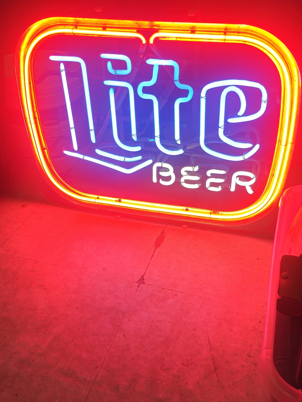 Neon Sign - Blue and Red Illuminated Bar Light